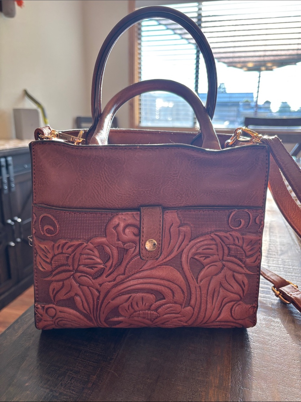 Women's Embossed Floral Satchel Handbag in Burgundy